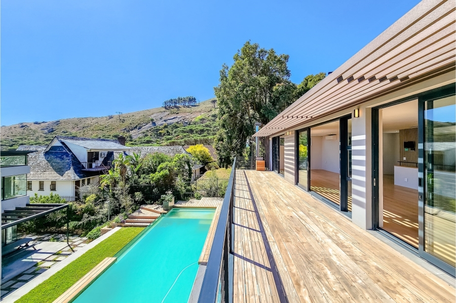 6 Bedroom Property for Sale in Camps Bay Western Cape